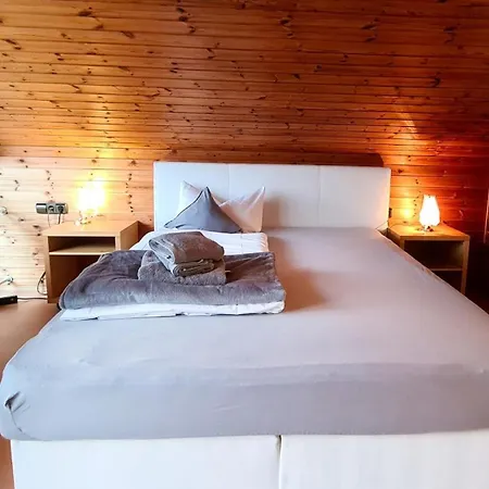 Zi07 Doppelzimmer Schoenblick Mit Balkon