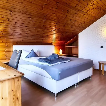 Zi07 Doppelzimmer Schoenblick Mit Balkon Bad Herrenalb